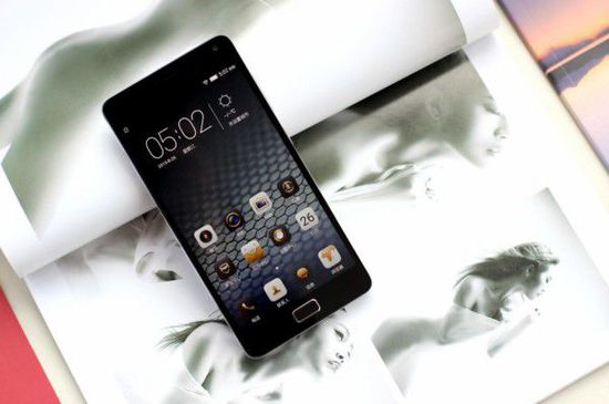 聯(lián)想P1評(píng)測(cè) 指紋解鎖超長(zhǎng)時(shí)間續(xù)航