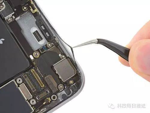 iPhone 6s爆力測(cè)試,iPhone 6s比三星更硬更防水
