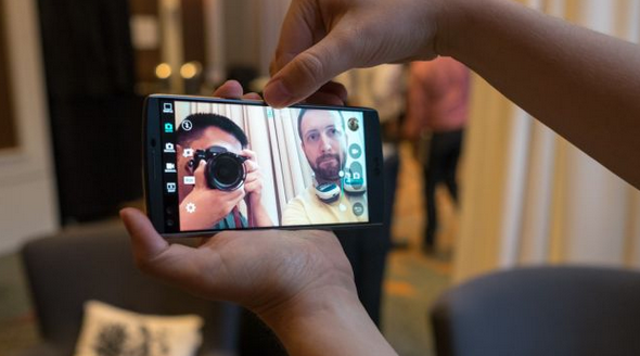 LG V10上手：雙前置攝像頭是亮點(diǎn)