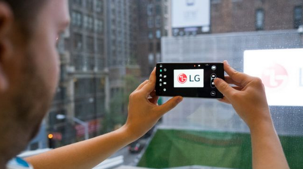 LG V10上手：雙前置攝像頭是亮點(diǎn)