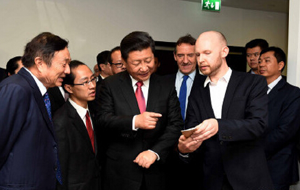 習近平參觀(guān)華為英國公司 肯定華為創(chuàng )新