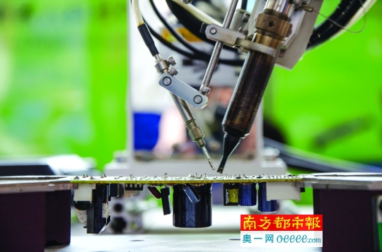 打造惠州世界手機(jī)之都 全球每8部手機(jī)有1部惠州造