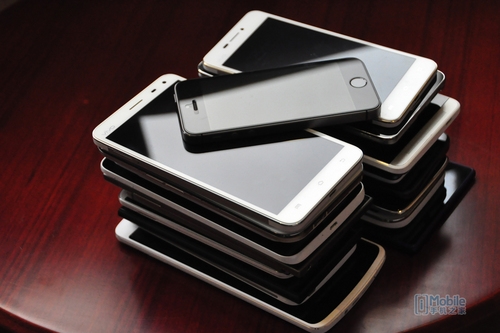 iPhone也不能比!美媒:我們?yōu)楹瘟w慕中國手機(jī)