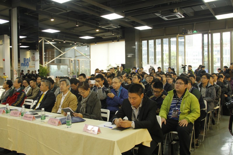 顛覆傳統(tǒng) 松路智能發(fā)布智能化機(jī)械手表