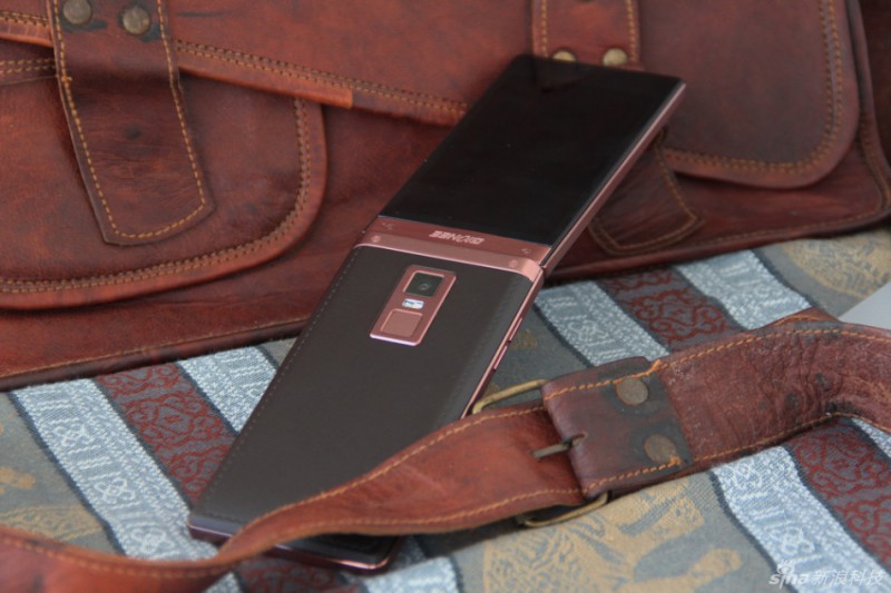 金立發(fā)布天鑒W909及S8手機(jī) 布局中高端市場(chǎng)