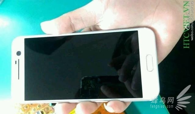 1200萬(wàn)像素雙色LED閃光燈 HTC 10諜照曝光