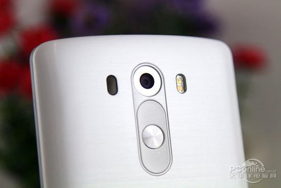 第一臺支持雙攝像頭的手機：LGP925