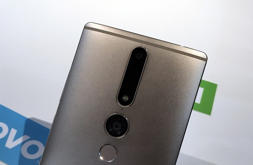 聯(lián)想Phab2pro后置三顆1600萬像素?cái)z像頭