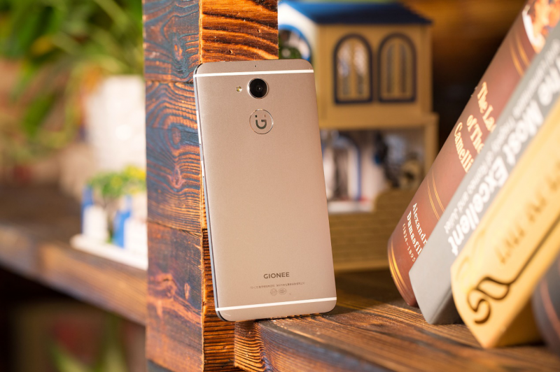 金立S6 Pro 重磅發(fā)布  4GB RAM+ 97%金屬機(jī)身 售價(jià)1999元