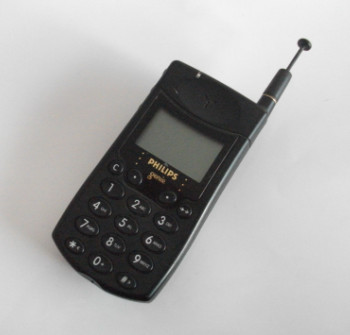 萬(wàn)萬(wàn)沒(méi)想到 曾經(jīng)的那些老手機(jī)已經(jīng)價(jià)值連城