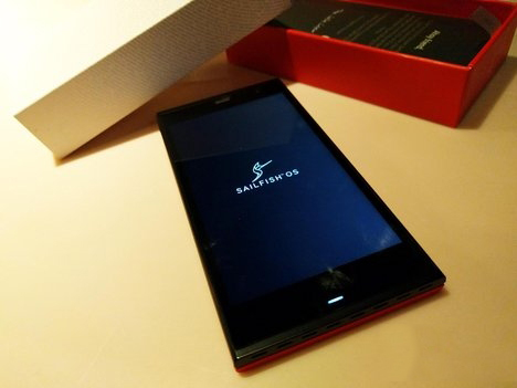 世界首款液態(tài)金屬手機7月12日首發(fā) 4570元起