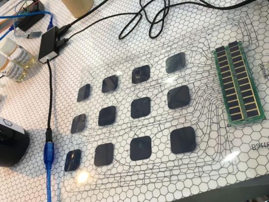 下一代石墨烯電池：手機(jī)五分鐘充滿電量