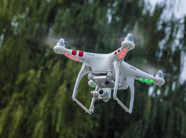 炸機(jī)事故頻發(fā) 大疆無(wú)人機(jī)神話破滅？