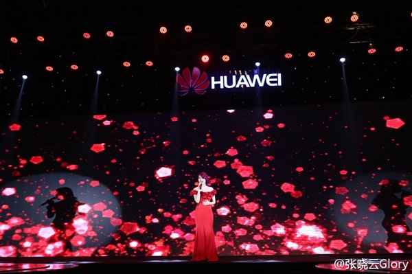 國貨威武：華為P9正式登陸越南 天后級女歌手代言