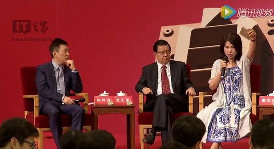 董明珠為證明格力手機(jī)質(zhì)量怒摔手機(jī)！撂狠話：你敢摔嗎？