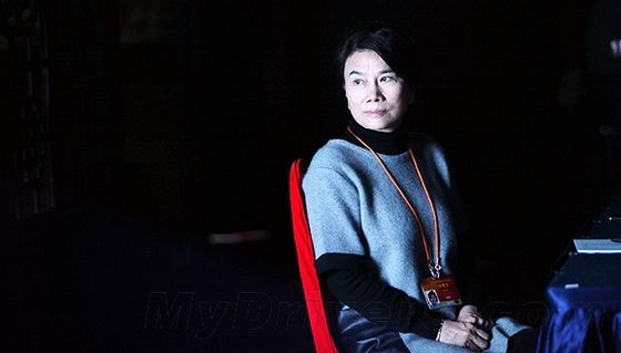 董明珠摔手機，摔不出格力手機的未來