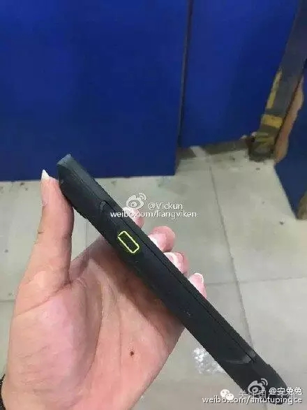 順豐也出手機(jī)了！超厚耐摔可當(dāng)板磚使