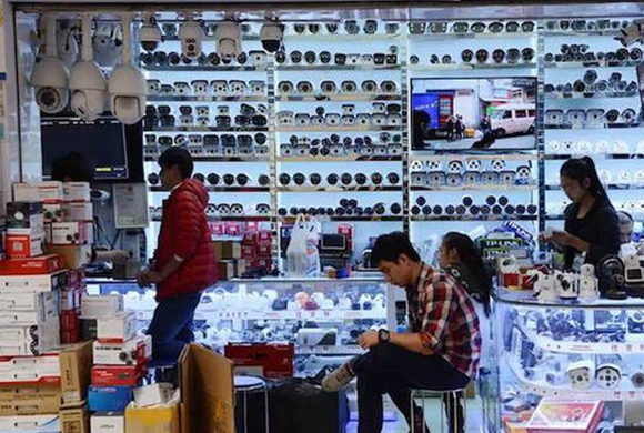 華強北商鋪的關(guān)與開(kāi)：深圳創(chuàng  )客們拉動(dòng)了整個(gè)產(chǎn)業(yè)鏈