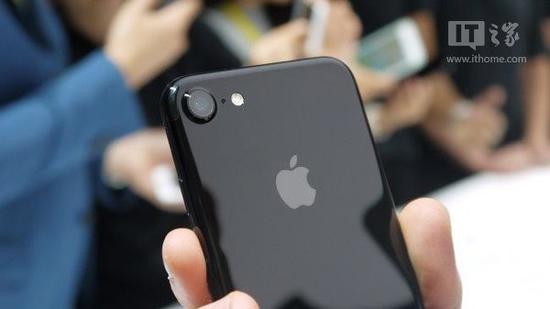 iPhone 7/7 Plus預(yù)售首日香港價(jià)格炒至上萬港元