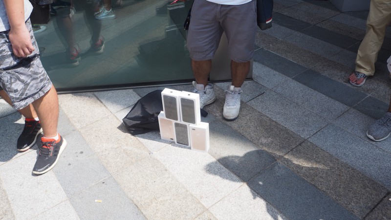 iPhone 7廣州遭瘋搶、黃牛生意火爆,分析師頻遭打臉