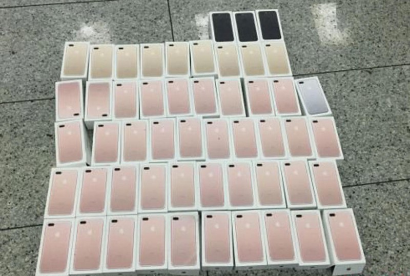 iPhone7首發(fā)日當(dāng)天深圳查獲400余臺 案值超過300萬元