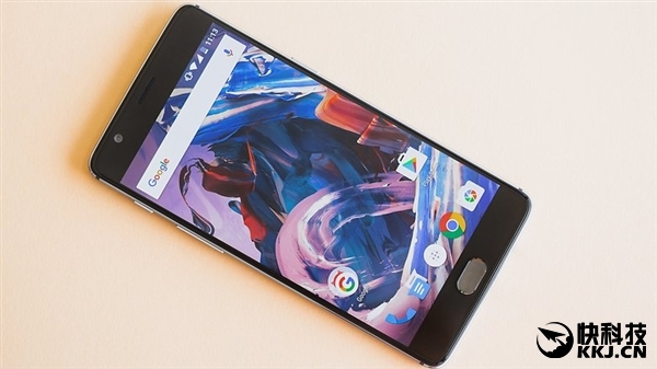 一加創(chuàng)始人:未來堅持AMOLED屏幕