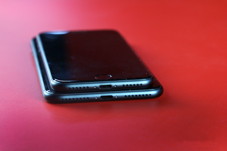 學(xué)習(xí)蘋果好榜樣？HTC新機也取消耳機插孔