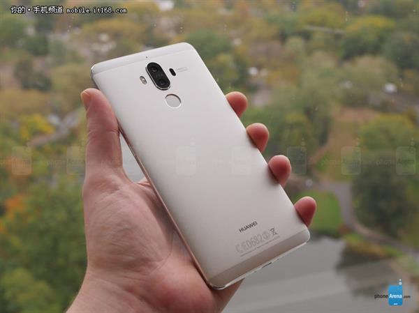 外媒評(píng)價(jià)華為Mate 9：雙攝、性能彪悍