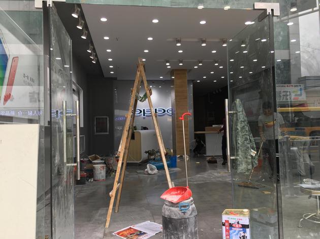 OPPO、vivo為何擊敗華為小米？去三線“手機一條街”看看！