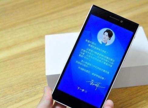 傳格力手機二代十萬庫存 董明珠“下課”不忘推新機