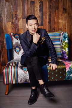 黃曉明看準(zhǔn)互聯(lián)網(wǎng)+美業(yè)領(lǐng)域，以投資人身份現(xiàn)身Man Salon開(kāi)業(yè)盛典