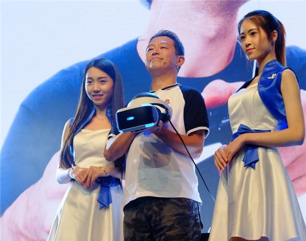 2016年索尼PS VR成王者，銷量遠(yuǎn)超HTC Vive