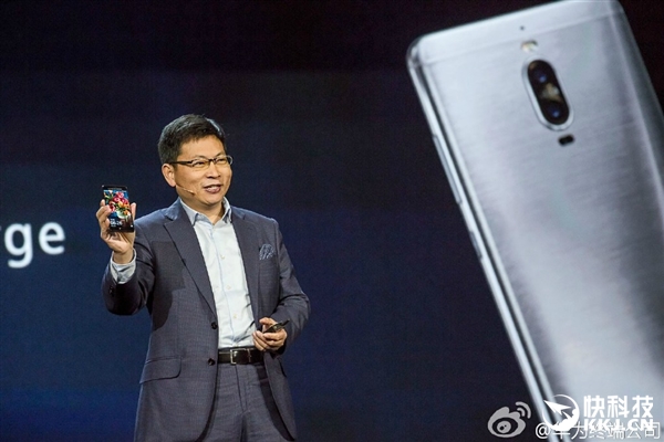 華為拿下美國！余承東激情演講震驚老外