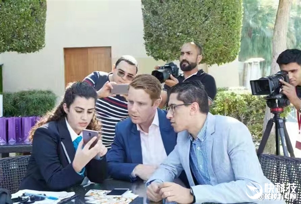 華為Mate 9破世界最快自拍世界紀錄