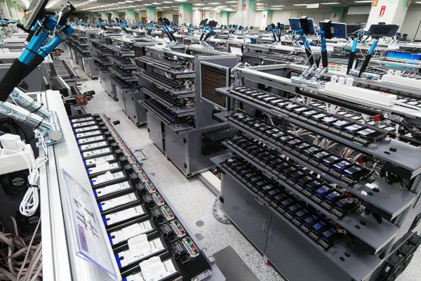 資料圖：三星移動(dòng)總裁高東真就Note7燃損事件道歉