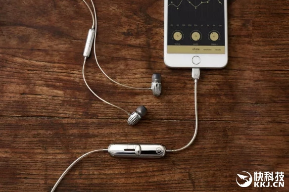 iPhone 8要用USB-C？蘋果用新接口給出答案