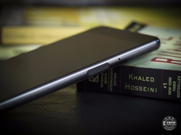 海信雙屏手機A2體驗 水墨屏+側(cè)面指紋