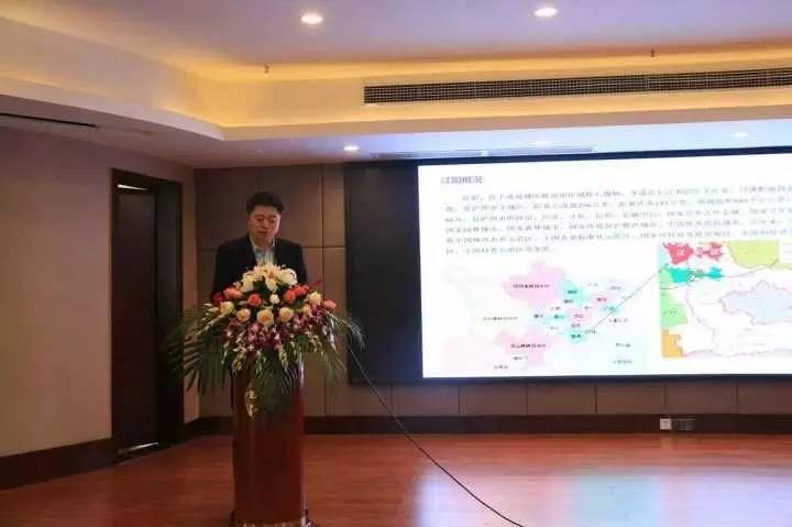 “手機(jī)產(chǎn)業(yè)轉(zhuǎn)移趨勢(shì)下的風(fēng)險(xiǎn)與機(jī)遇”高峰論壇圓滿結(jié)束