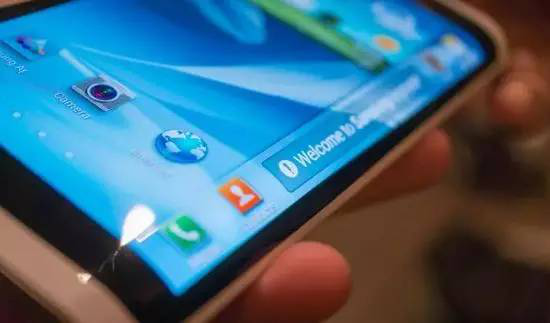 蘋(píng)果新iPhone背鍋？全世界OLED手機(jī)屏幕將短缺