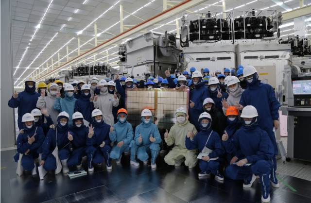 天馬第6代 LTPS AMOLED產(chǎn)線中國率先點亮