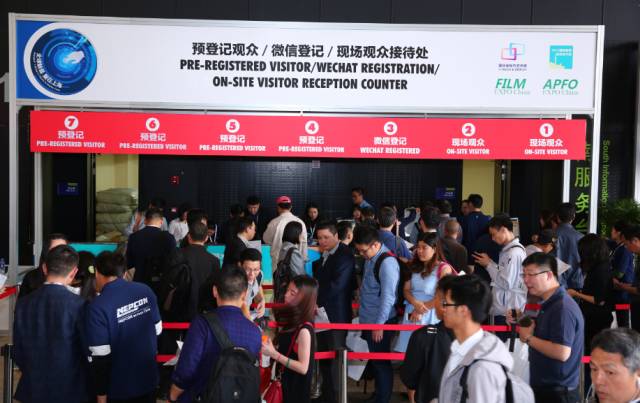 2017上海國(guó)際全觸與顯示展今日盛大開幕