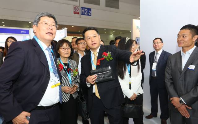 2017上海國(guó)際全觸與顯示展今日盛大開幕