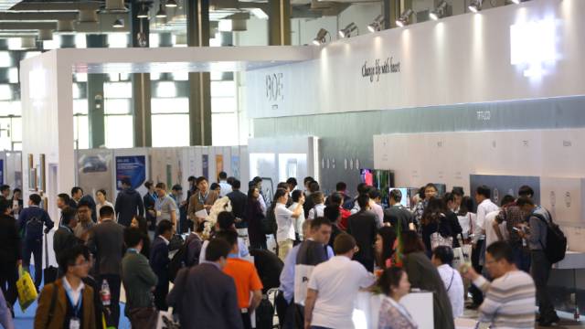 2017上海國(guó)際全觸與顯示展今日盛大開幕