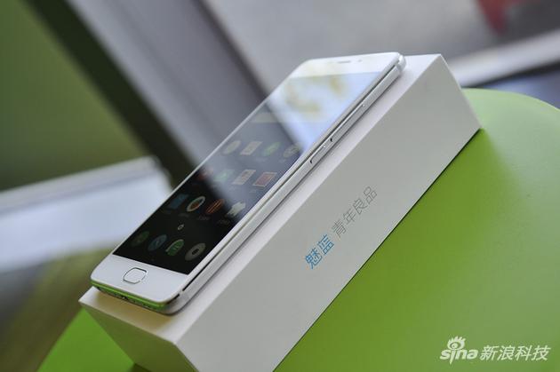 魅藍E2正式發(fā)布:魅族選擇“刪去”的是那枚閃光燈