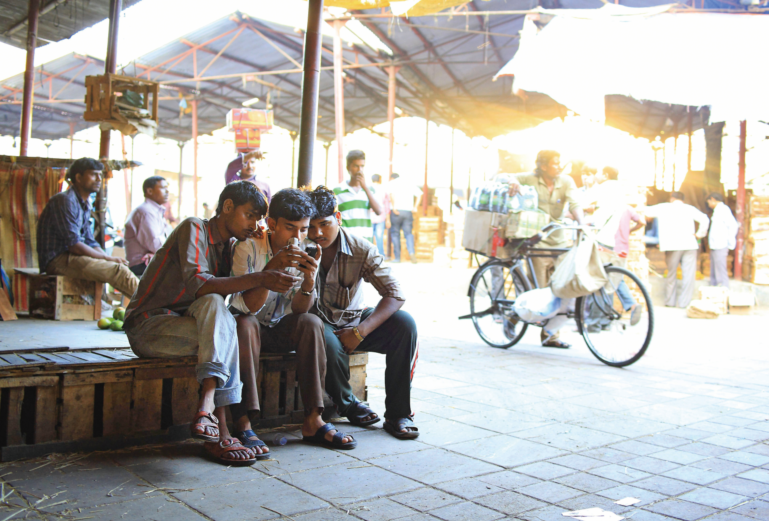 中國手機攻下印度一半市場 游戲企業(yè)接踵扎營