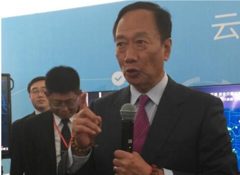 富士康證實(shí)特朗普郭臺(tái)銘會(huì)談 美國六州搶富士康面板廠