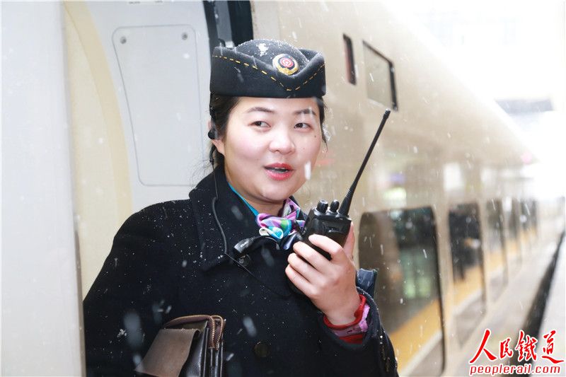 華為手持終端多項(xiàng)監(jiān)測(cè)不合格 遭中鐵總通告