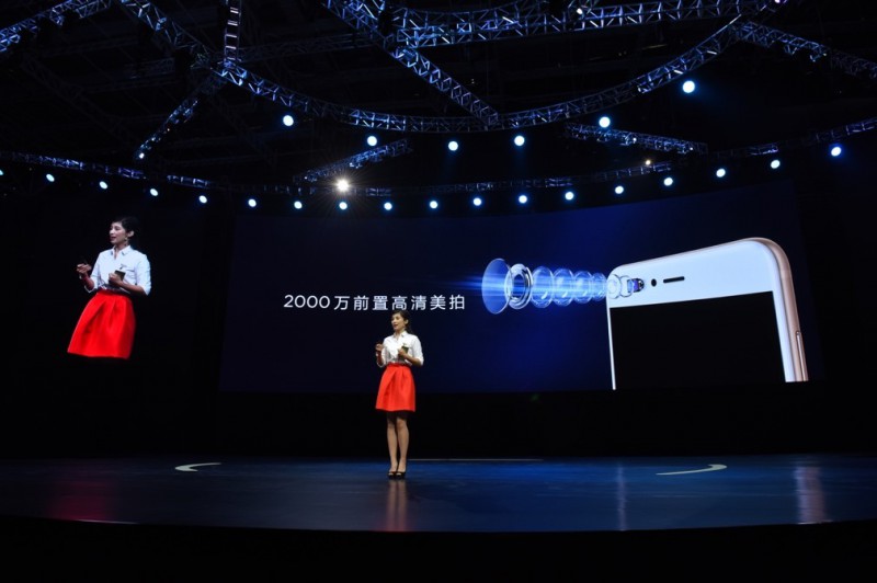 高顏值“自拍神器”HUAWEI nova 2發(fā)布