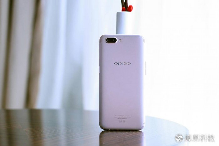 OPPO R11發(fā)布：售價(jià)2999元 半個(gè)娛樂(lè)圈的明星都來(lái)了