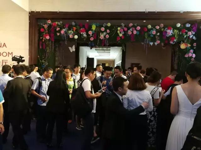 “全面屏全面來襲，屏占比大有所為”高峰論壇圓滿結(jié)束